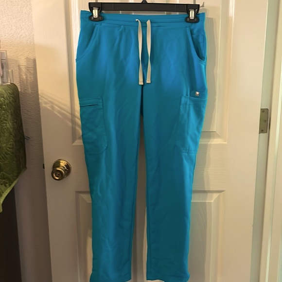 FIGS X~Small Top; Small Petite Pant NWOT - Picture 3 of 5